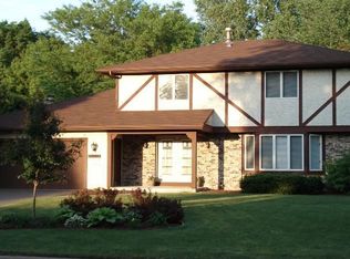 1840 Summit Ln, Mendota Heights, MN 55118