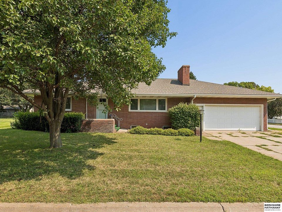 1st image of 1960 Parkview Dr