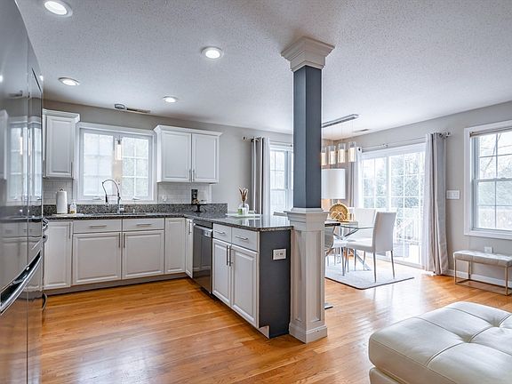 3rd image of 309 Farrwood Dr #309