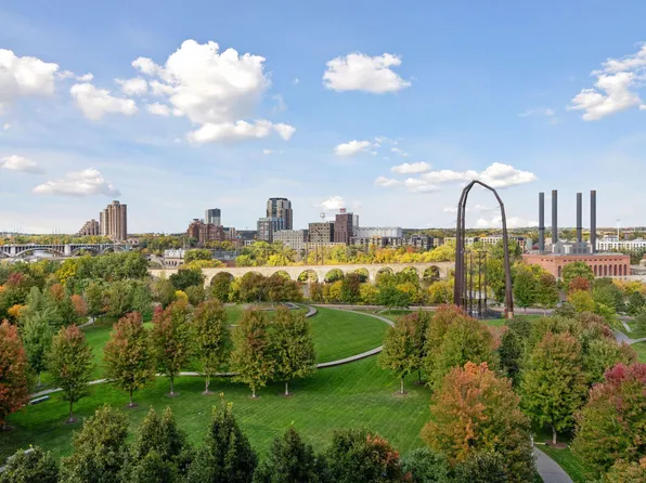 215 10th Ave S Unit 810, Minneapolis, MN 55415