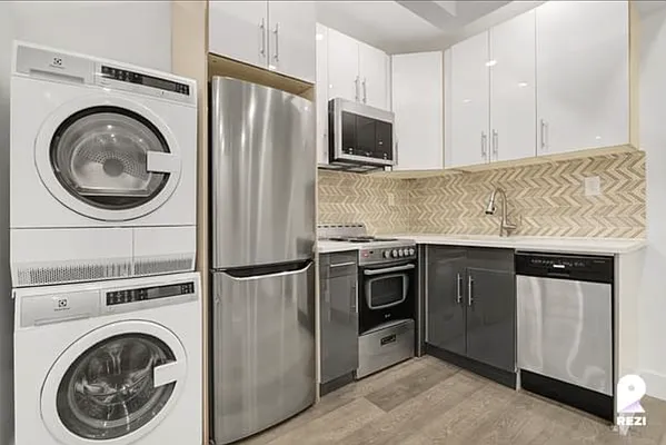 Rented by REZI | media 12