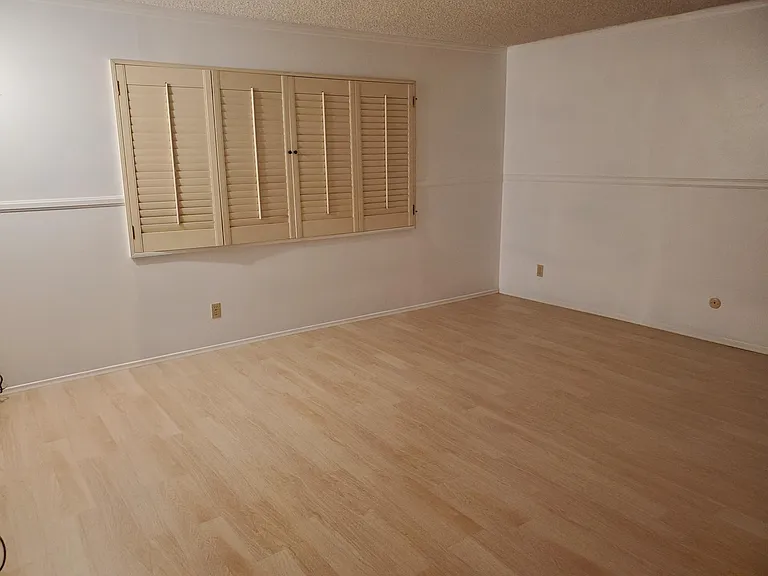 2540 Clairemont Dr #101 — Photo 24