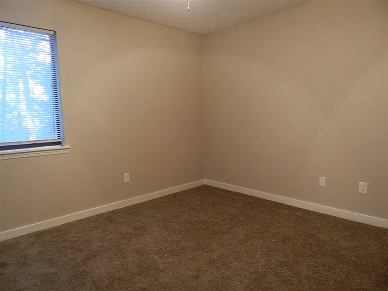 1516 W Tharpe St — Photo 17