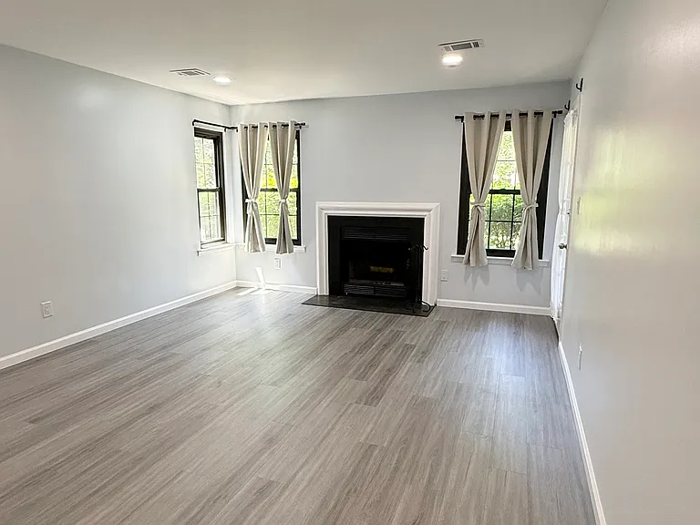 180 Blew Ct — Photo 16