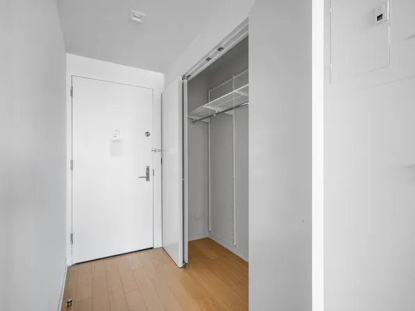 1 Columbus Place image 7 of 33