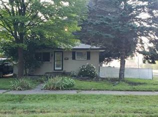 6581 Troy St, Taylor, MI 48180