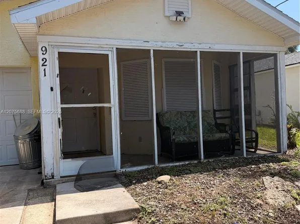 921 Redwood St, Daytona Beach, FL 32117