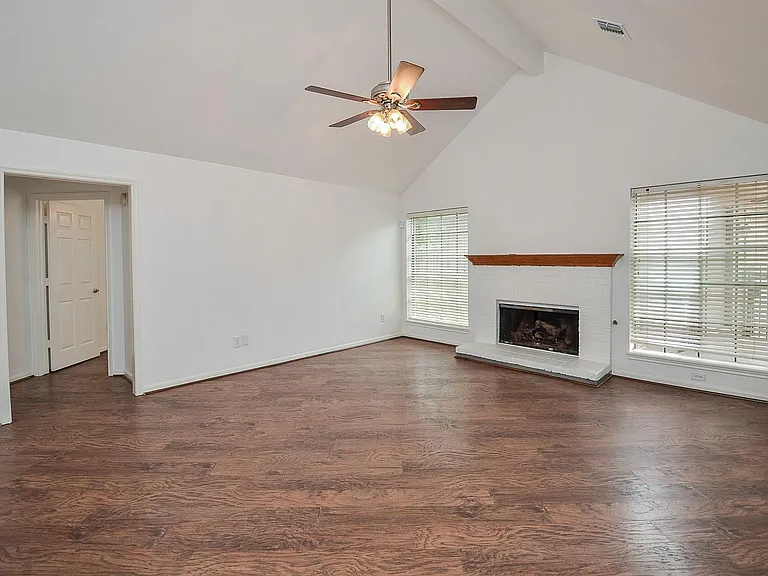 1631 Berkoff Dr — Photo 8