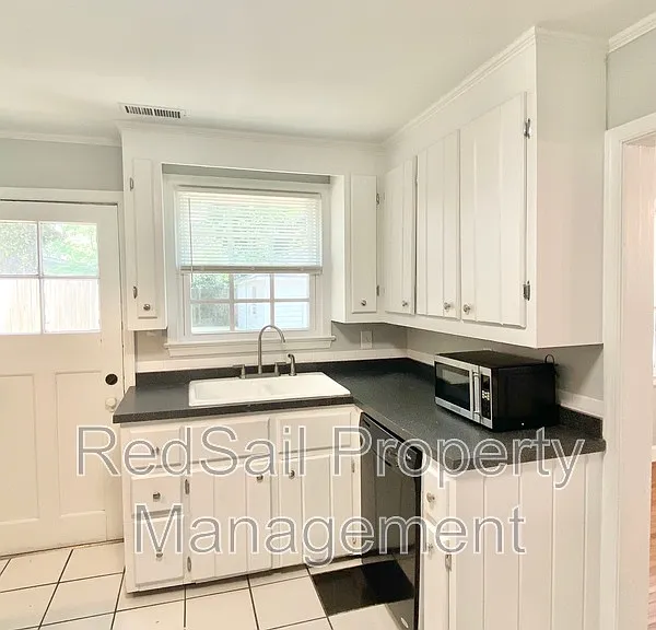 70 Main St — Photo 9
