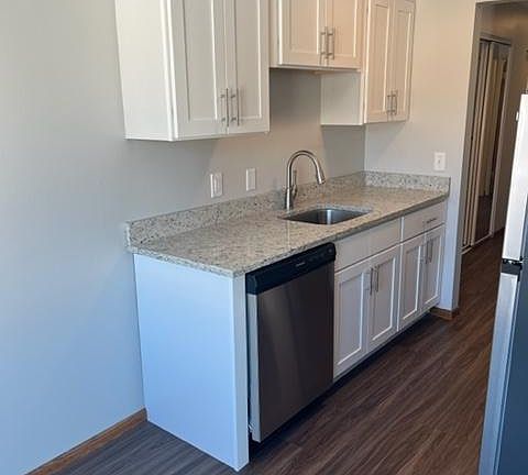 2nd image of 3721 Chandler Dr NE