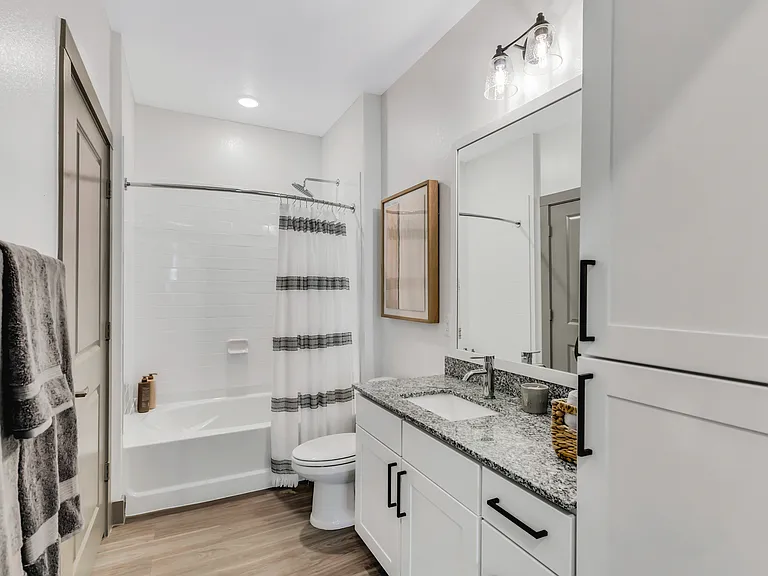 Atlas Bluewood Apartments — Photo 13