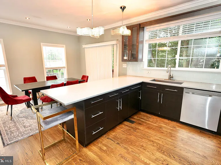 6633 Creek Point Way — Photo 30
