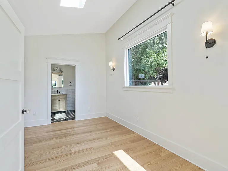 5634 Raber St — Photo 13