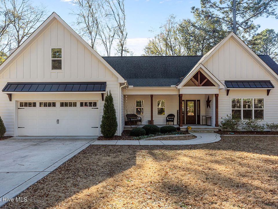 1st image of 4 Oakmont Drive