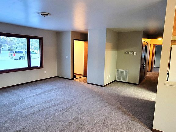 5th image of 412 E Hamilton Ave