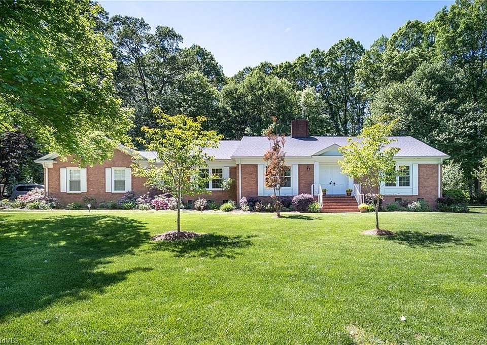 1st image of 4908 Forest Oaks Dr