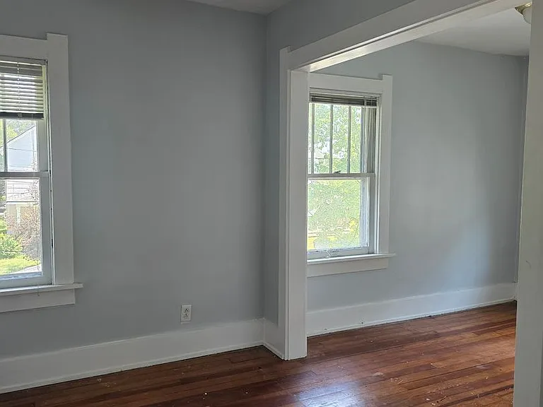 315 N Summit St — Photo 12