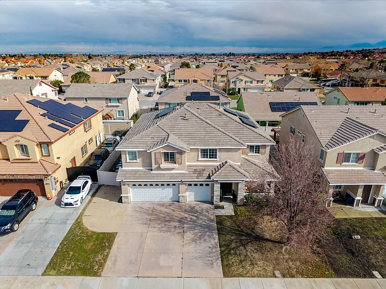 39112 Desert Holly Ln — Photo 37