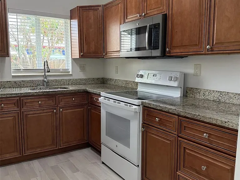 1200 NW 3rd Ave #A — Photo 3