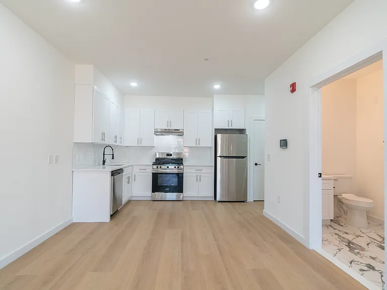 52 Wheeler Ave — Photo 15