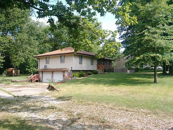 2nd image of 947 N Hurley St