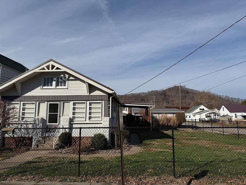 1st image of 203 S 2nd Avenue