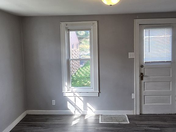 4th image of 2015 38th St