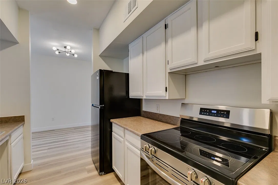 1 bed, 1.0 bath, 775 sqft, $1,195 — Photo 2