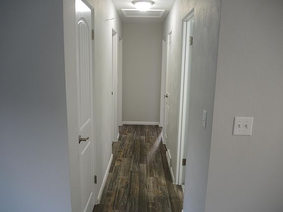 5th image of 313 Larkspur Ave