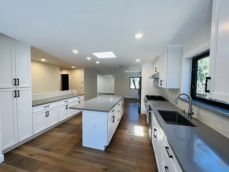 2620 Marin Ave — Photo 8