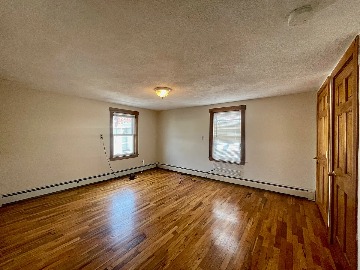 Building Photo - 585 Somerville Ave #1A