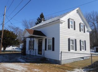 17 Meadow Ln, Champlain, NY 12919