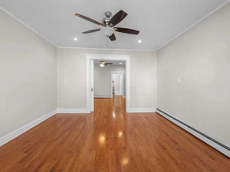 185 N 18th St #1 — Photo 11