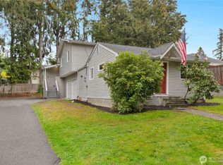 23915 Edmonds Way, Edmonds, WA 98026
