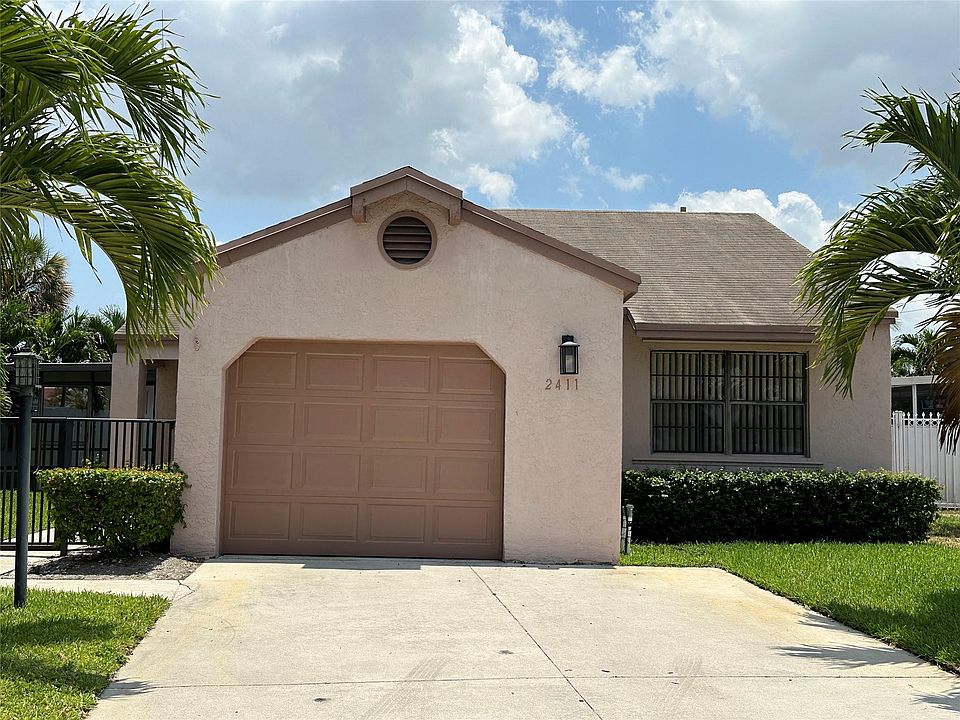 1st image of 2411 SW 82nd Avenue