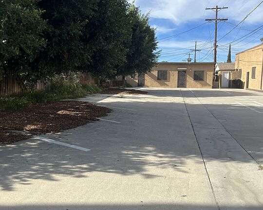 5th image of 6617 S San Pedro St