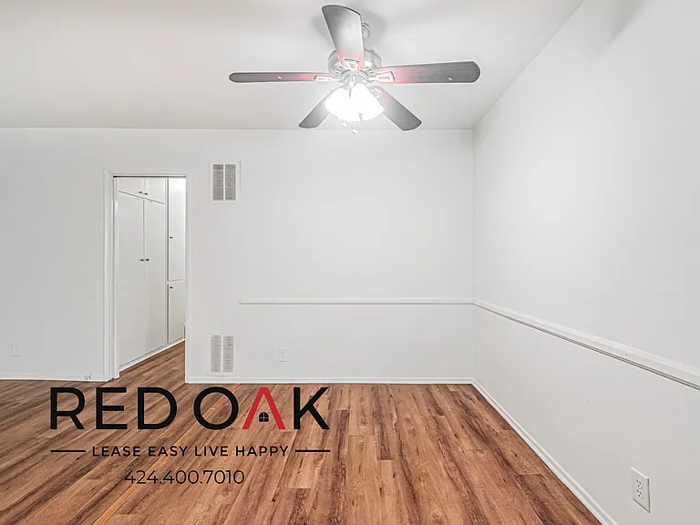 1016 N Edinburgh Ave #9 — Photo 8