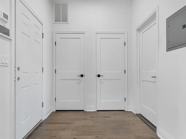 208 Shippen St — Photo 11