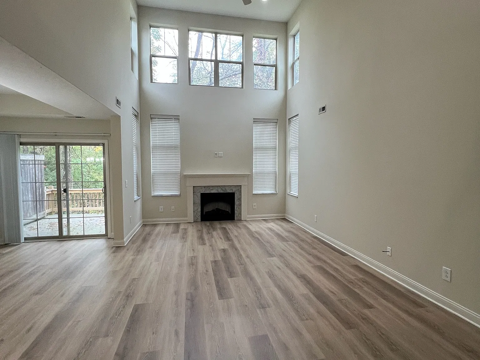 3 bed, 2.5 bath, 2230 sqft, $2,950 — Photo 2