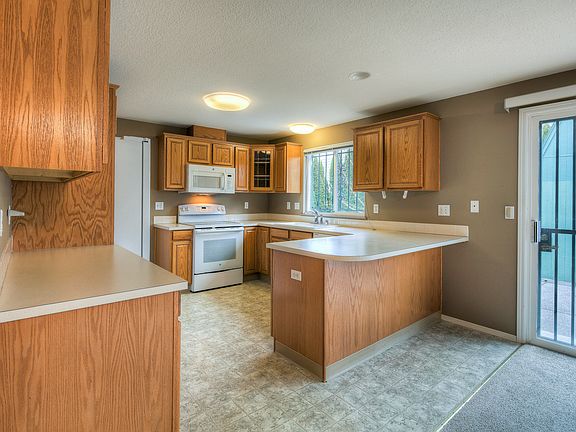 3rd image of 1400 NE 127th Ave