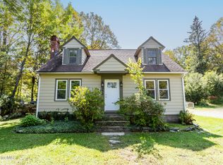 382 Maple St, Hinsdale, MA 01235