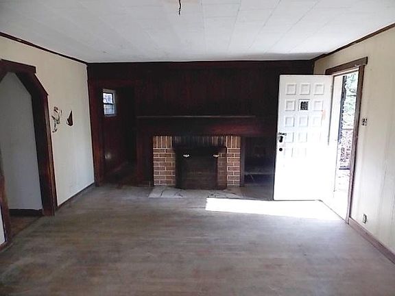3rd image of 150 Underwood Ave