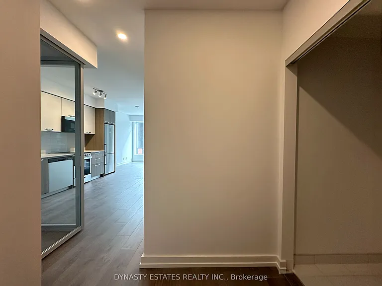 75 James St S #411 — Photo 4