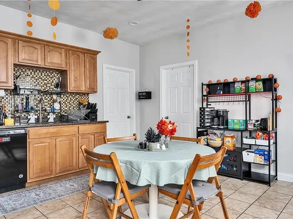 186 Federal St APT 2, Providence, RI 02903