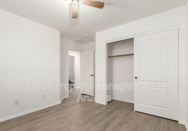 4044 E Oakland St — Photo 13