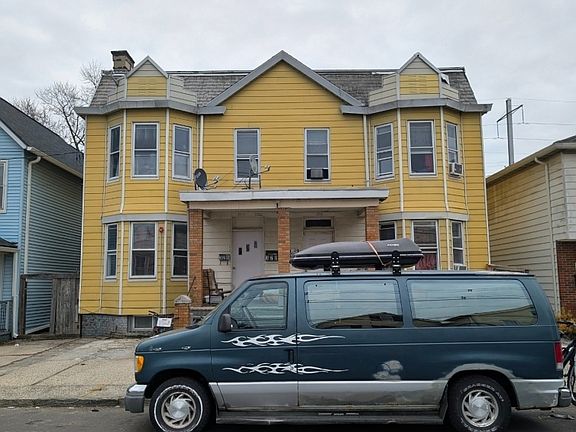 4th image of 326 Elm St