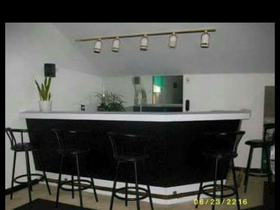 Wet bar, 9 ft pool table