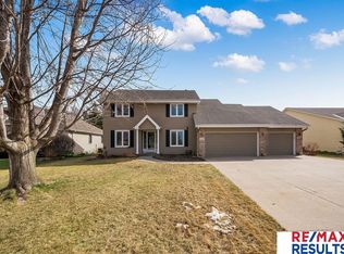 20787 Hemlock St, Elkhorn, NE 68022