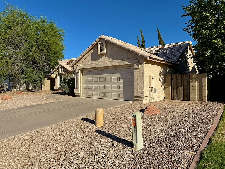 4207 E Juanita Ave — Photo 3