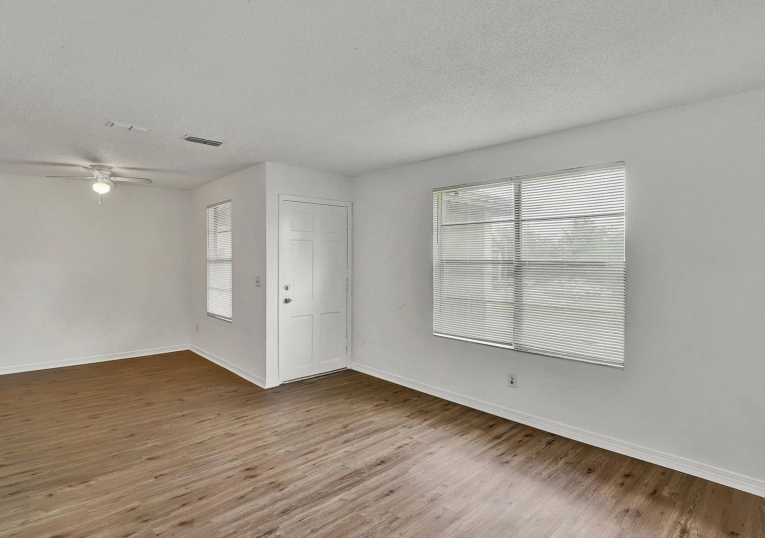 473 Bentwood lane — Photo 2